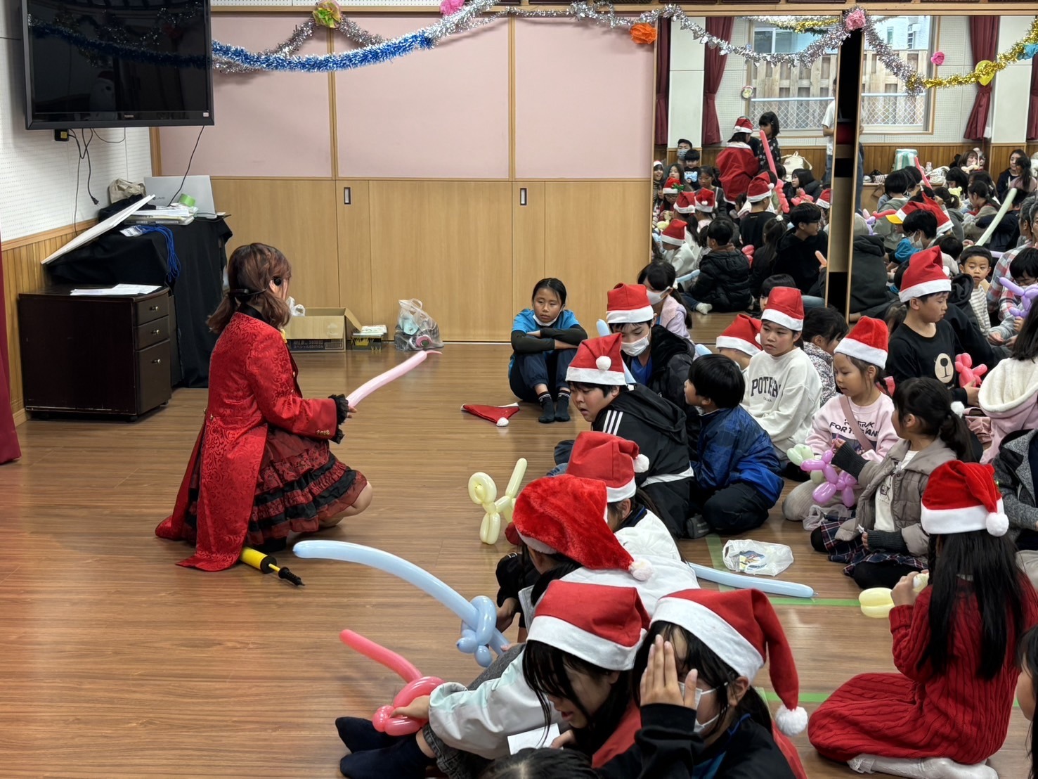  子供会のクリスマスイベントバルーンショー
