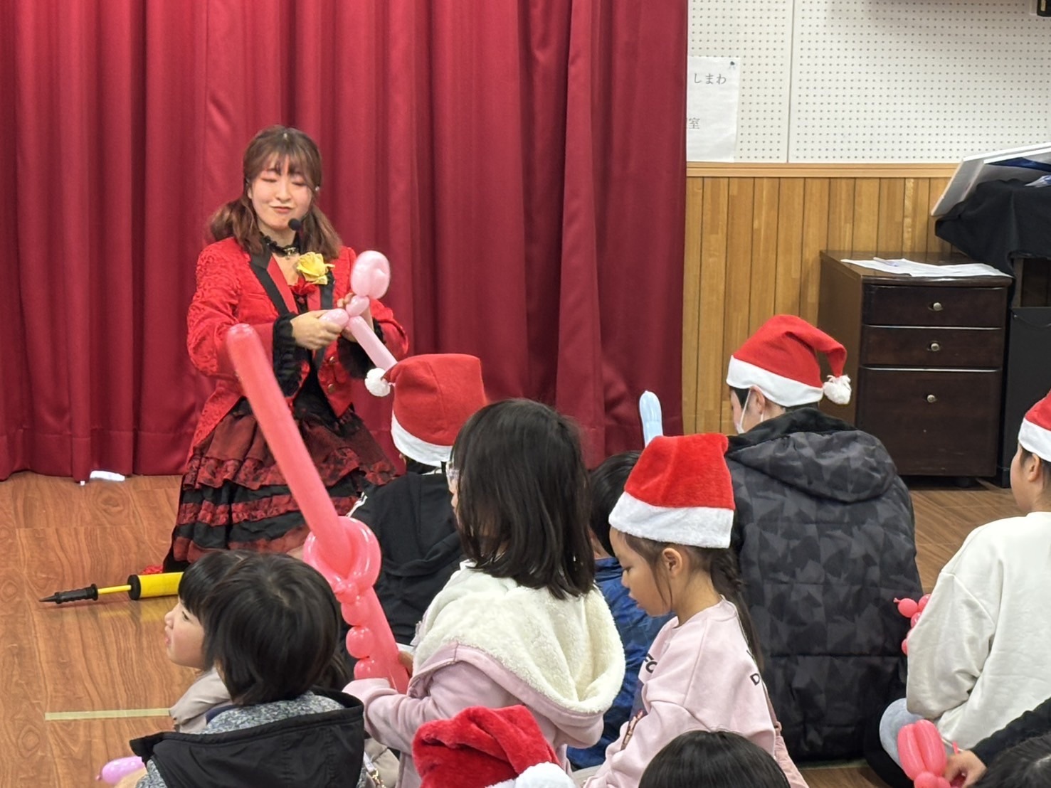 バルーンショーを作成しているときの画像