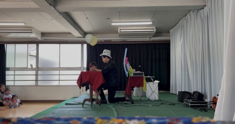 出張バルーンショーの様子