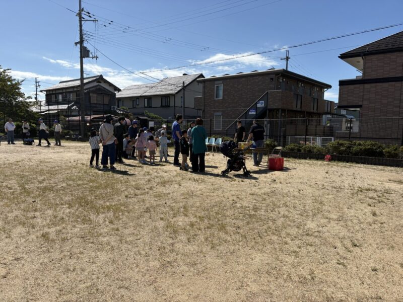 会場はグラウンド